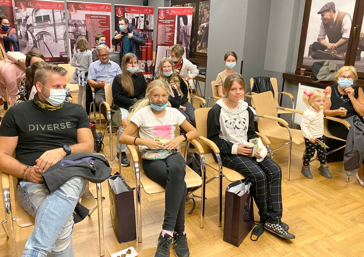 Uczniowie SP nr 8 w Świętochłowicach już wiedzą "Co w byfyju wonio?"