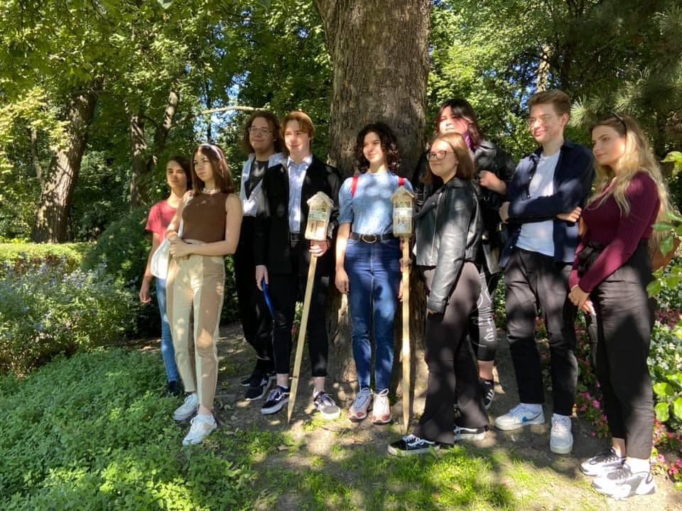 Radni Młodzieżowej Rady Miasta zamontowali pierwsze „hotele dla owadów”