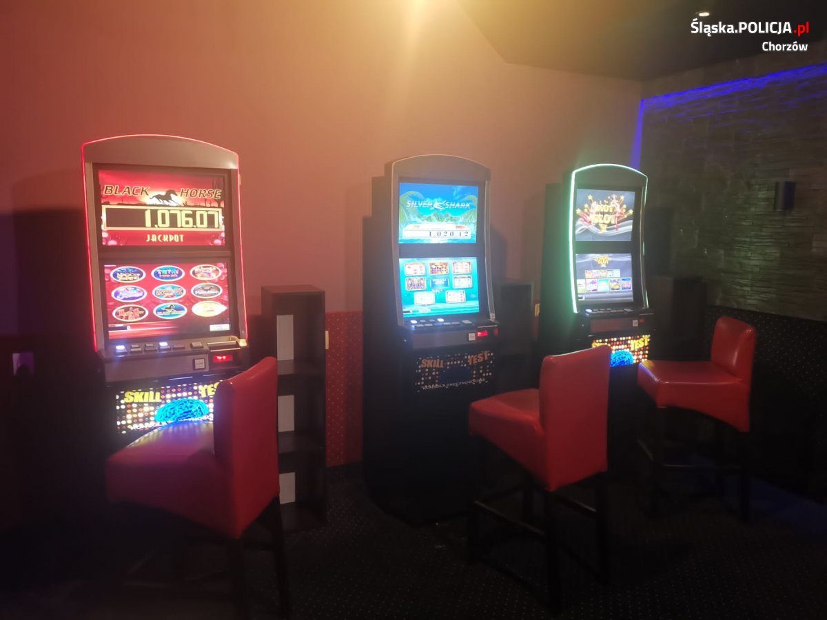 Policjanci wspólnie z funkcjonariuszami KAS zlikwidowali kolejny nielegalny salon gier
