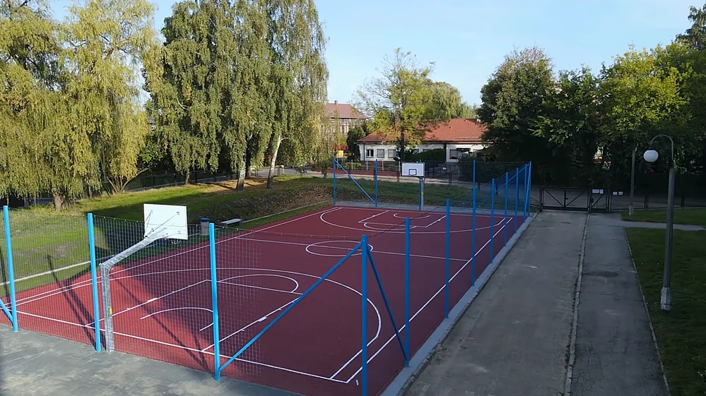 Modernizacja boiska do koszykówki przy Szkole Podstawowej nr 6 w Orzegowie ukończona!