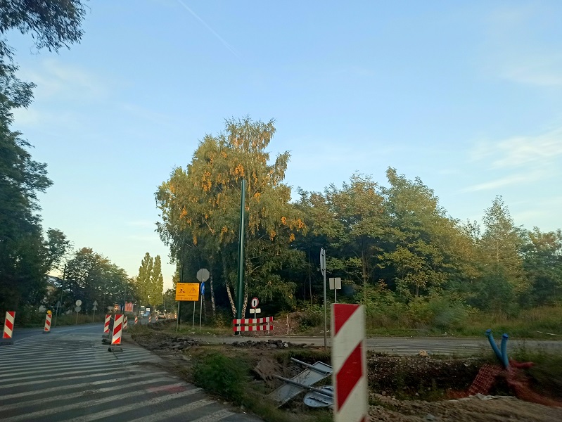 Zmiana organizacji ruchu na ul. Asfaltowej. To efekt kolejnego etapu prac na torowisku