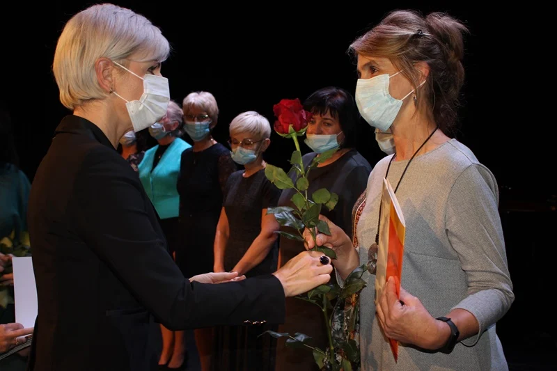 8 dyrektorów oraz 46 nauczycieli wyróżnionych nagrodą Prezydenta Miasta Ruda Śląska