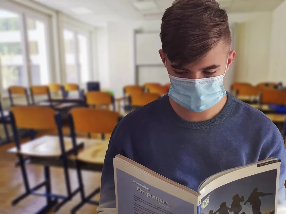 Czarnek: chcę uniknąć przejścia na naukę zdalną, szczepmy się