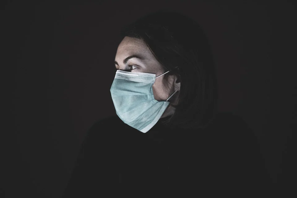 Prof. Pyrć: jeśli wygasimy epidemię, COVID-19 pozostanie jako choroba endemiczna