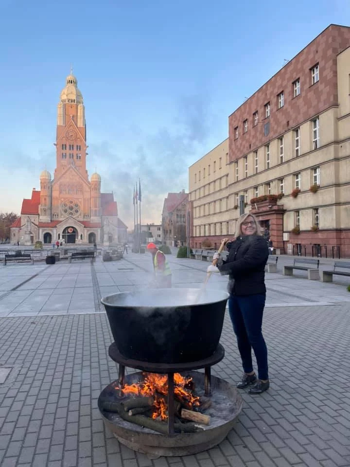 Wielkie gotowanie żuru na rynku w Rudzie Śląskiej