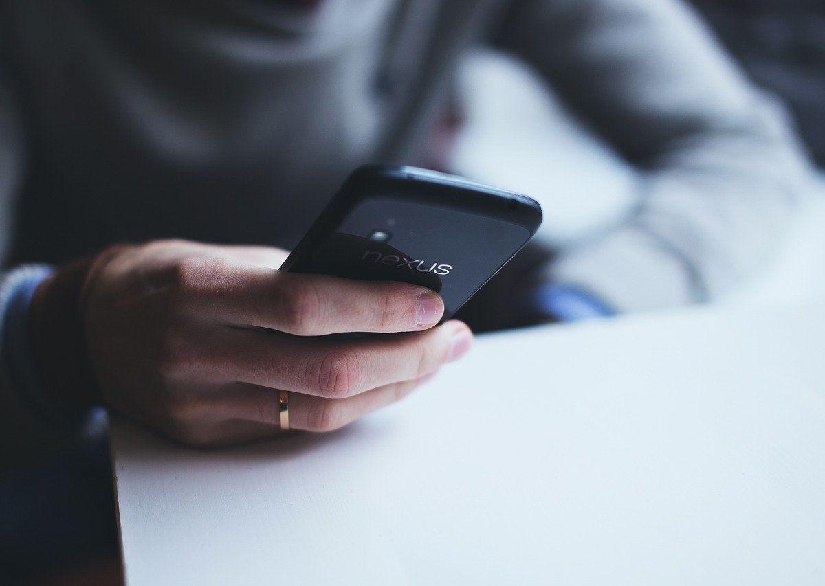 Spoofing - nowa metoda wyłudzania danych wrażliwych lub pieniędzy