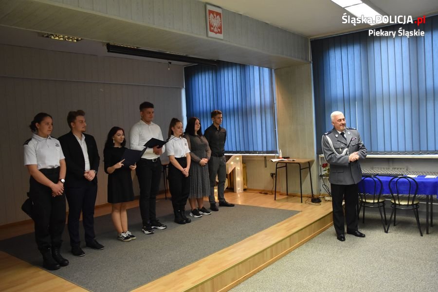 Ślubowanie klasy policyjnej w Piekarach Śląskich