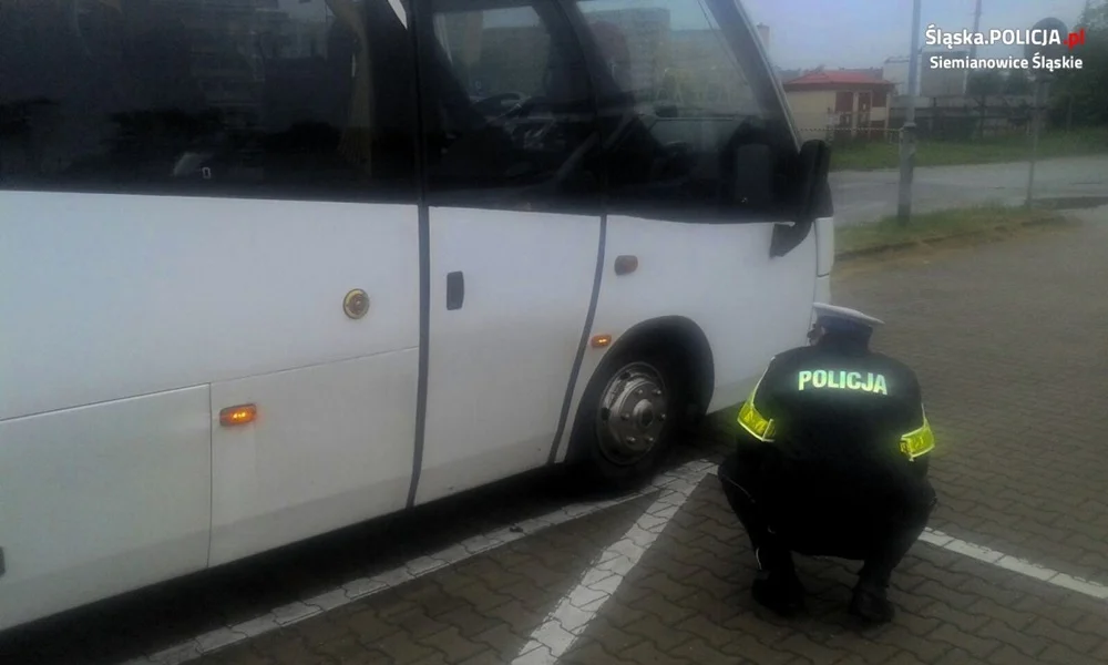 Bez uprawnień chciał zawieźć dzieci na szkolną wycieczkę