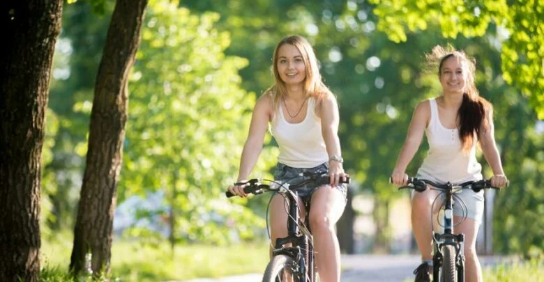 Rowerowy koniec sezonu w Gliwicach. Meta przy zamku w Chudowie