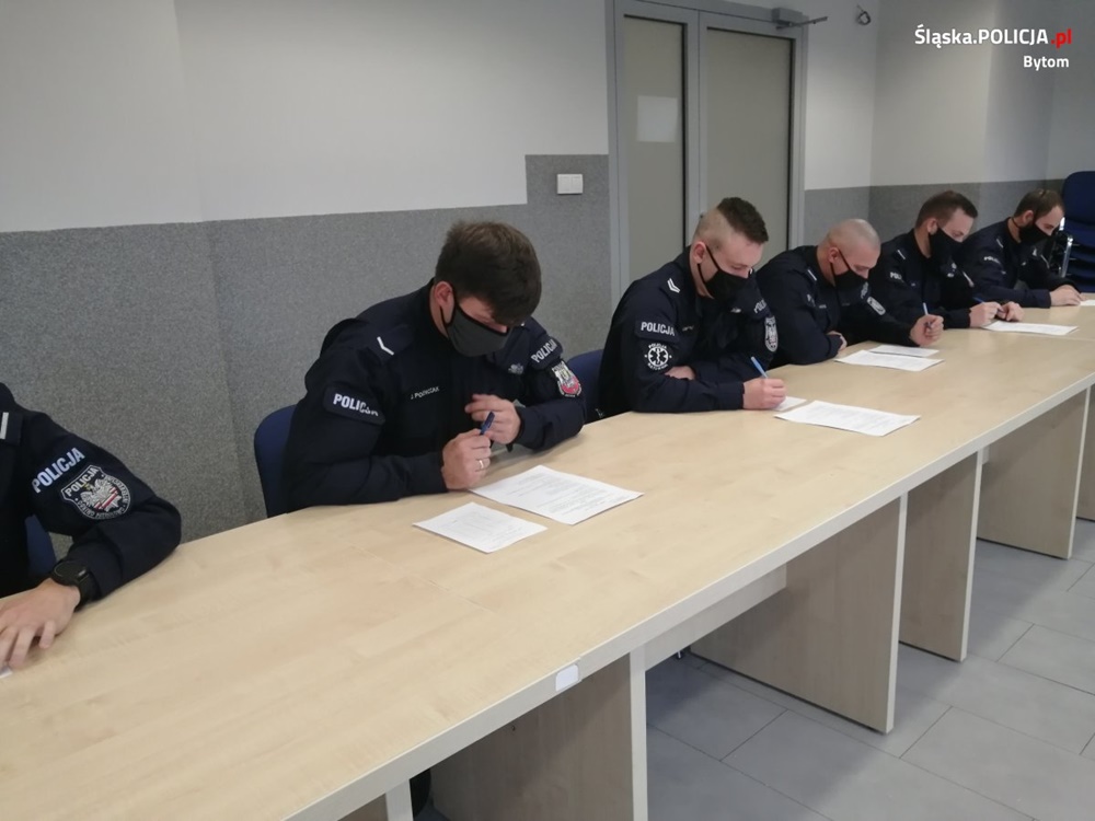 Policjanci zdali egzamin, będą mogli używać paralizatorów