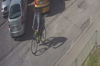 Włamał się do piwnicy i ukradł rower. Rozpoznajesz go?