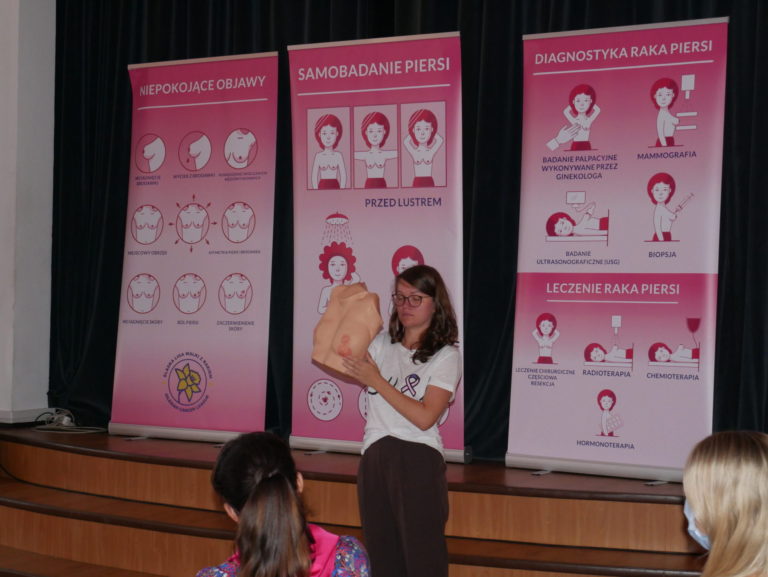 Różowe wstążki w mikołowskich szkołach