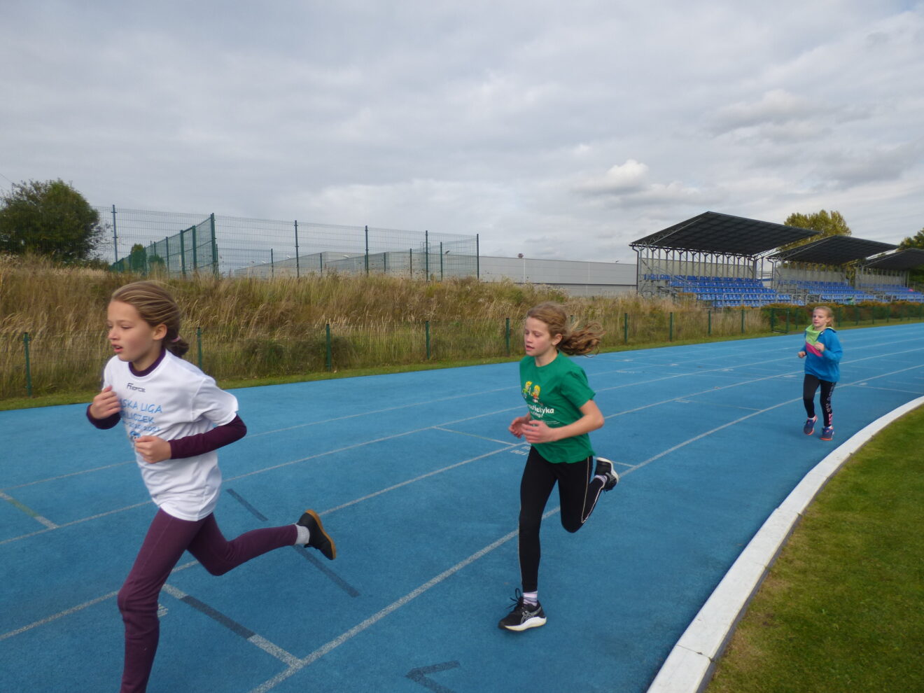 [Foto] XXVIII edycja Lekkoatletycznych Czwartków – podsumowanie drugich zawodów