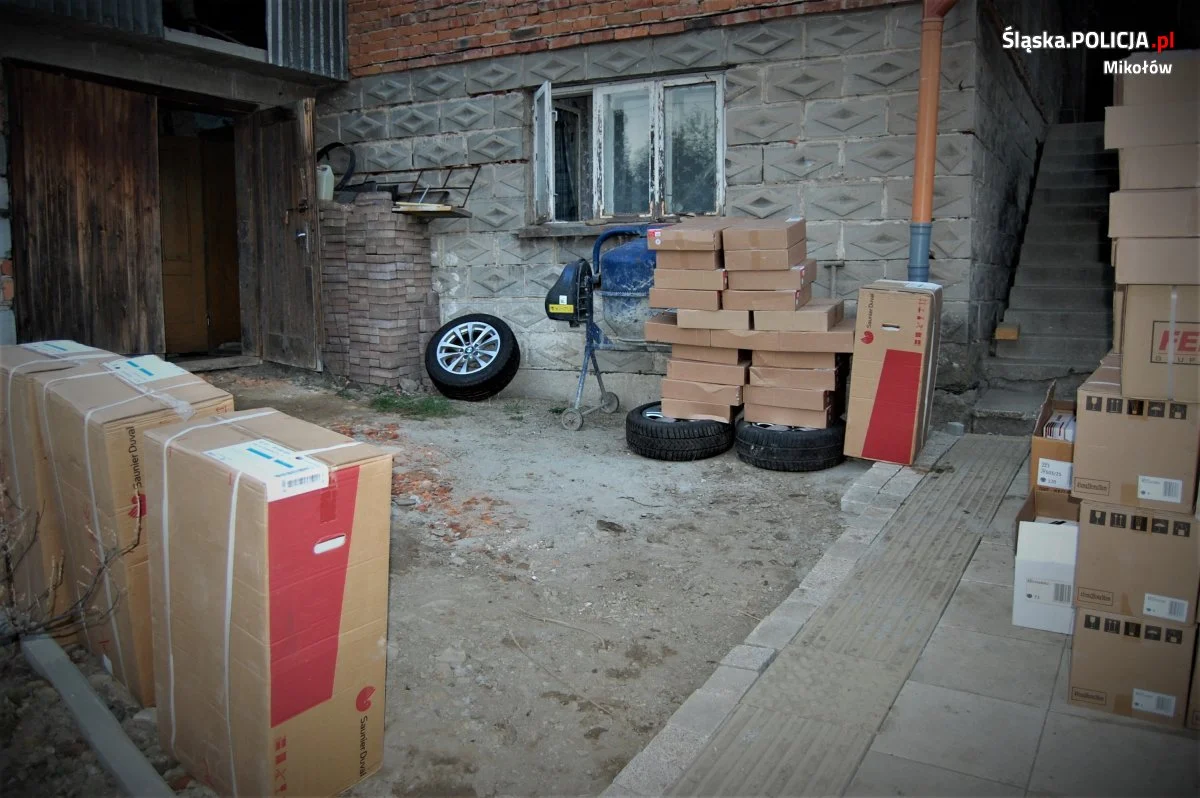 Zatrzymany 39-latek odpowie za paserstwo i posiadanie narkotyków