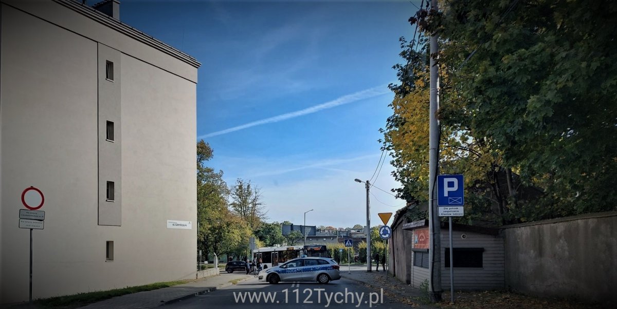 Starszy mężczyzna uderzył głową w szybę autobusu. Policjanci poszukują świadków zdarzenia!