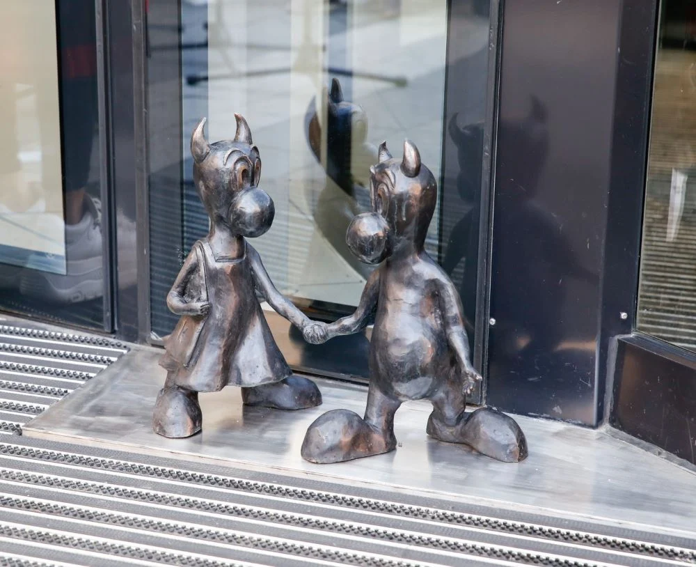 Beboki dotarły pod Galerię Katowicką. Oto początek Szlaku Beboków