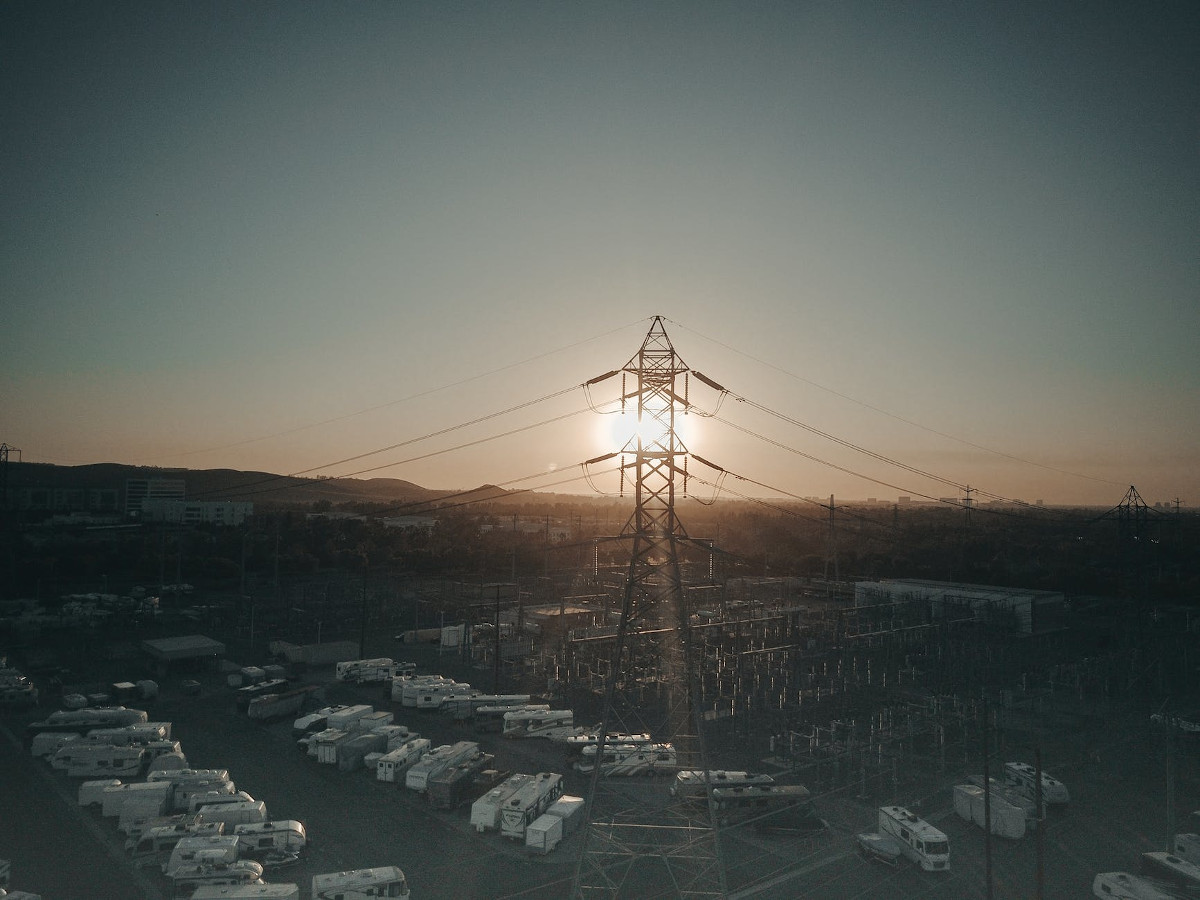 Generatory prądu – poznaj ich zastosowanie 