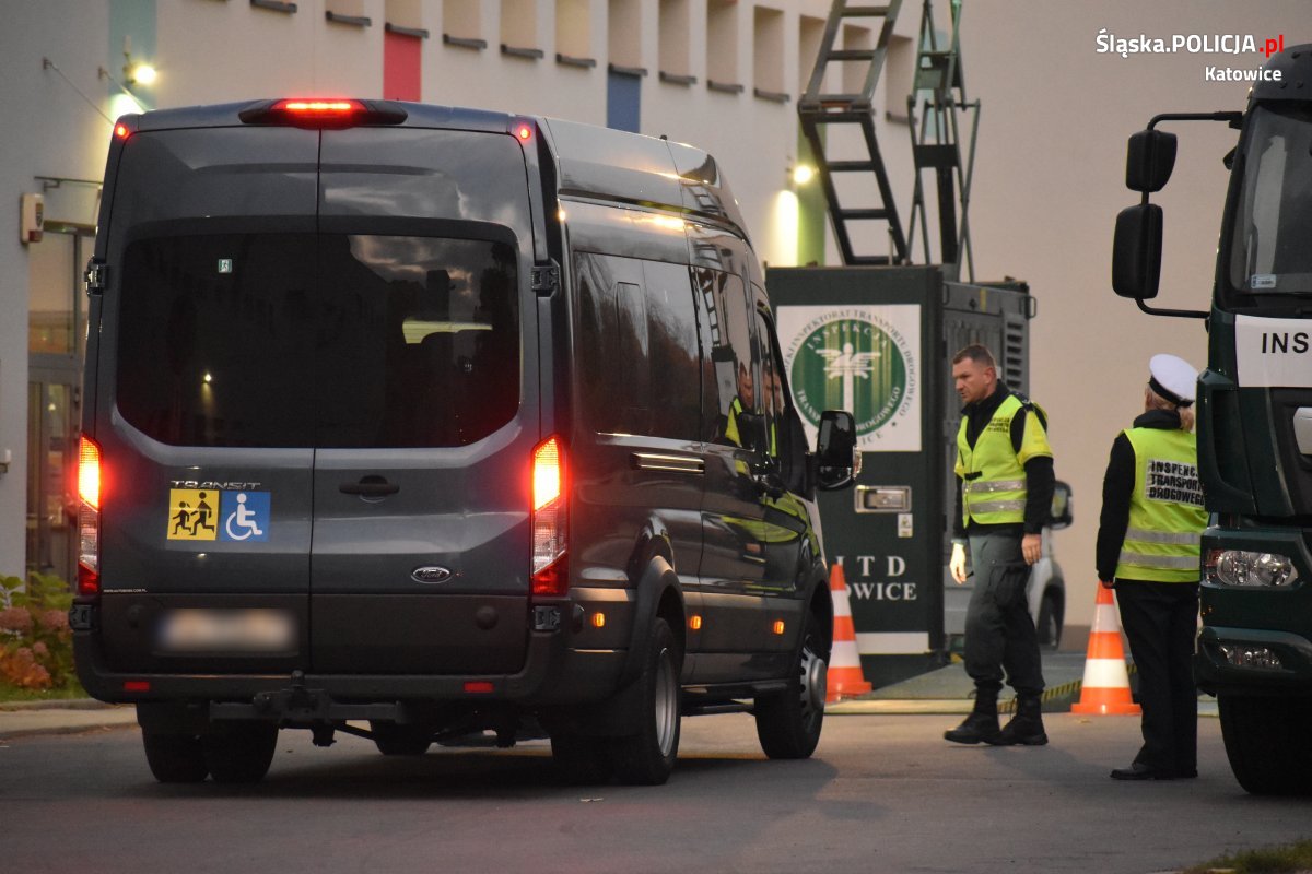 Wspólnie kontrolują busy przewożące dzieci do szkół