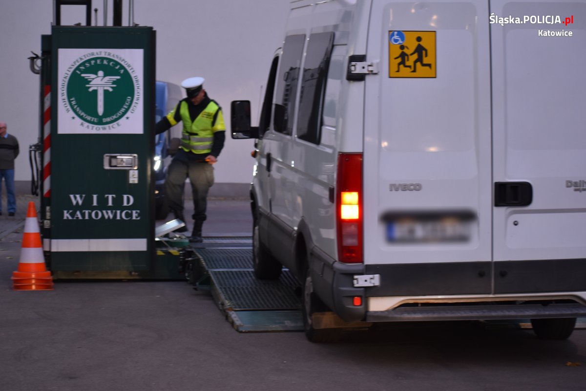 Wspólnie kontrolują busy przewożące dzieci do szkół