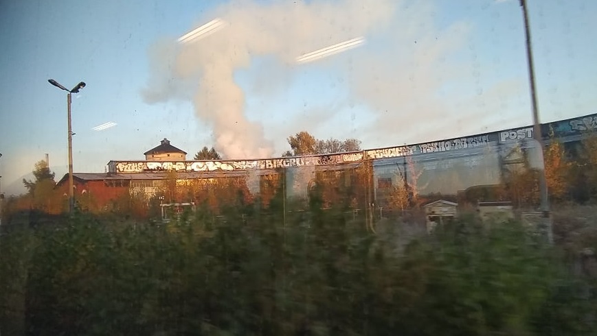 Pożar na terenie zabytkowej lokomotywowni w centrum Katowic! / fot. M. Bachusz 2