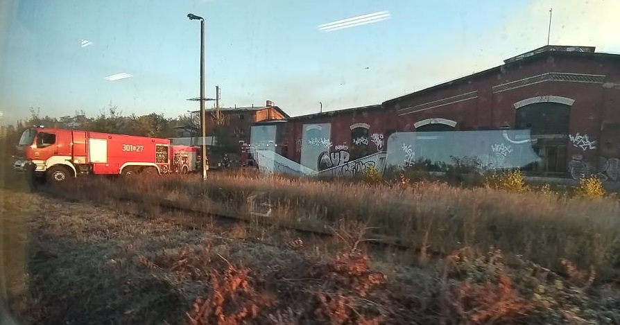 Pożar na terenie zabytkowej lokomotywowni w centrum Katowic! / fot. M. Bachusz 3