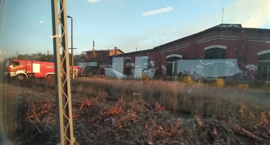 Pożar na terenie zabytkowej lokomotywowni w centrum Katowic! / fot. M. Bachusz 10