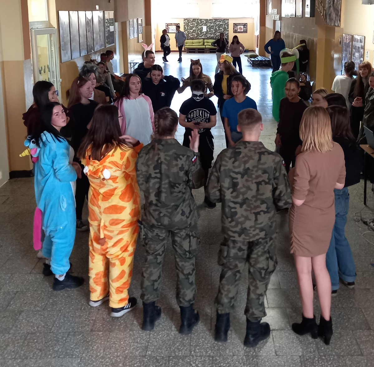 Otrzęsiny pierwszoklasistów z "Reja"