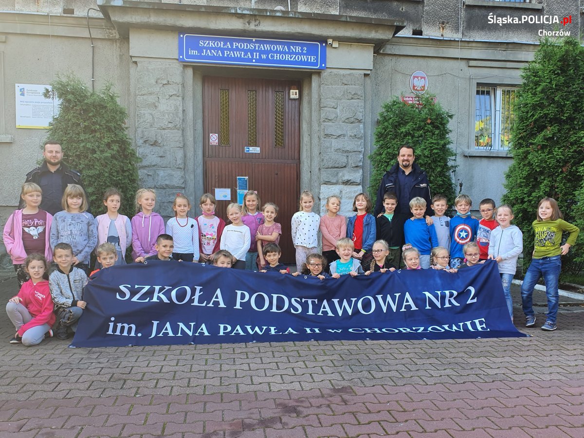 Bezpieczna droga do szkoły z chorzowskimi dzielnicowymi