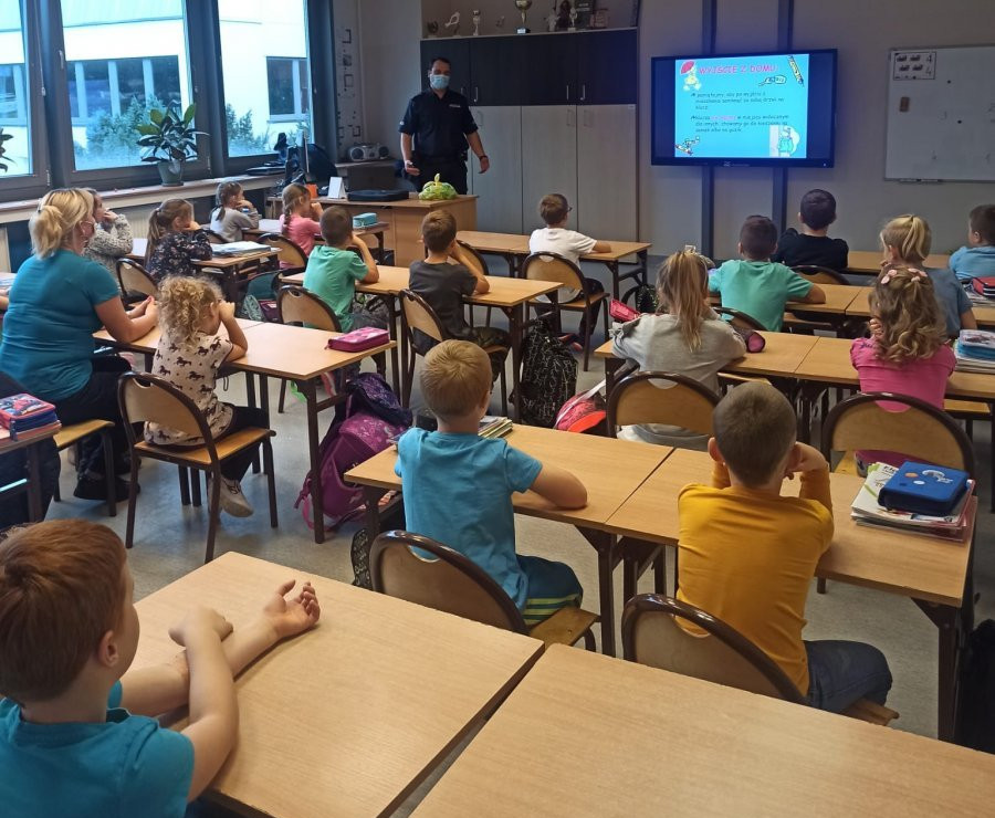 O bezpieczeństwie w drodze do szkoły i podczas codziennej zabawy