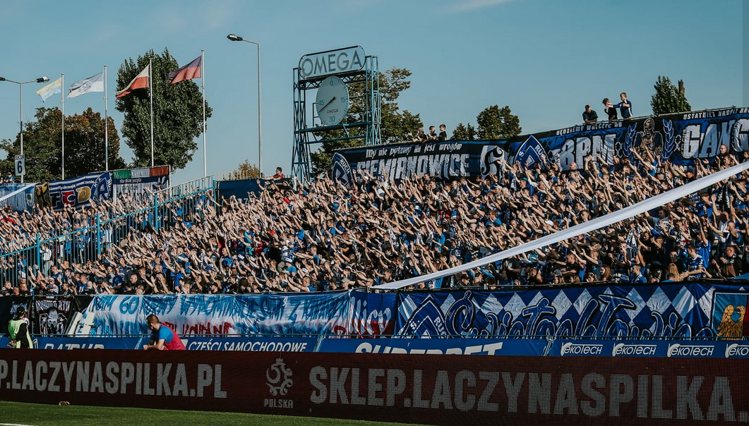 Rekordowa frekwencja na ostatnim meczu Ruchu Chorzów. Kibice mają dość starego stadionu