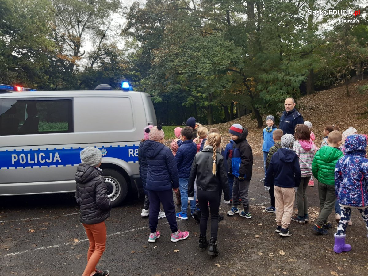 Bezpieczna droga do szkoły z chorzowskimi policjantami