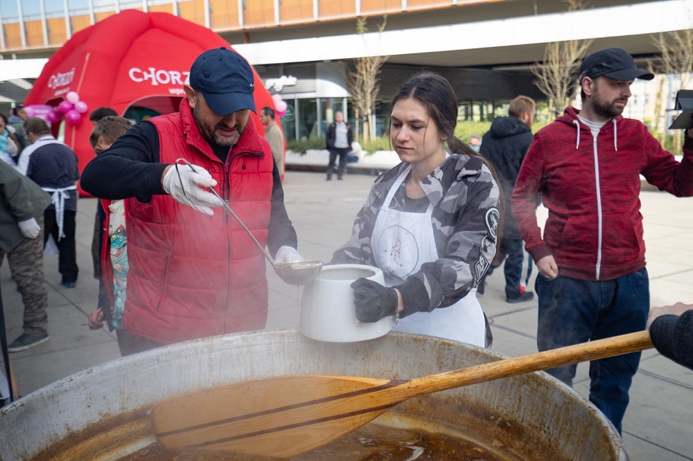 Wielkie gotowanie żuru na chorzowskim rynku za nami!