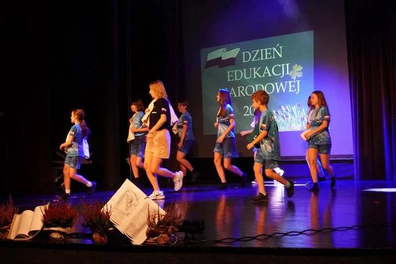 Wyróżnienia dla uczniów i nauczycieli z okazji Dnia Edukacji Narodowej / fot. UM Żory 8