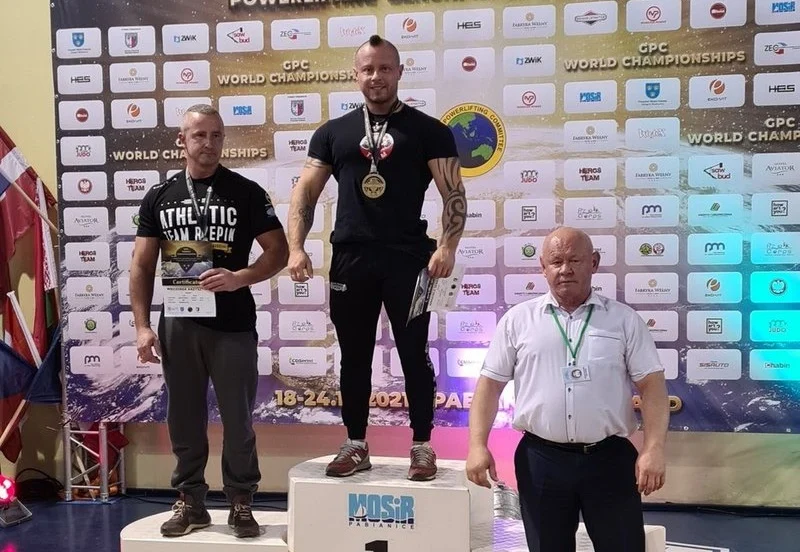 Żorzanin mistrzem i rekordzistą świata w wyciskaniu sztangi leżąc!