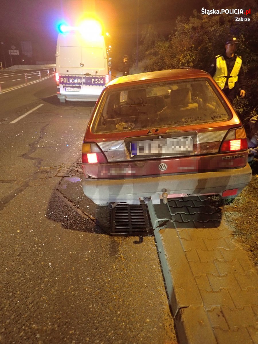 Policyjny pościg w centrum Zabrza! Kierowca wjechał w radiowóz