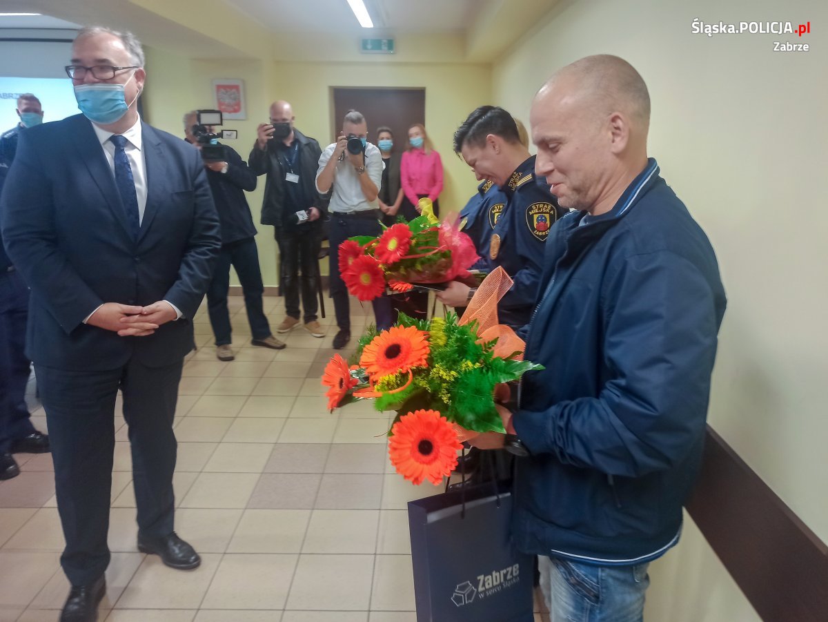 Strażniczki Miejskie i mieszkaniec Zabrza wyróżnieni za bohaterską postawę