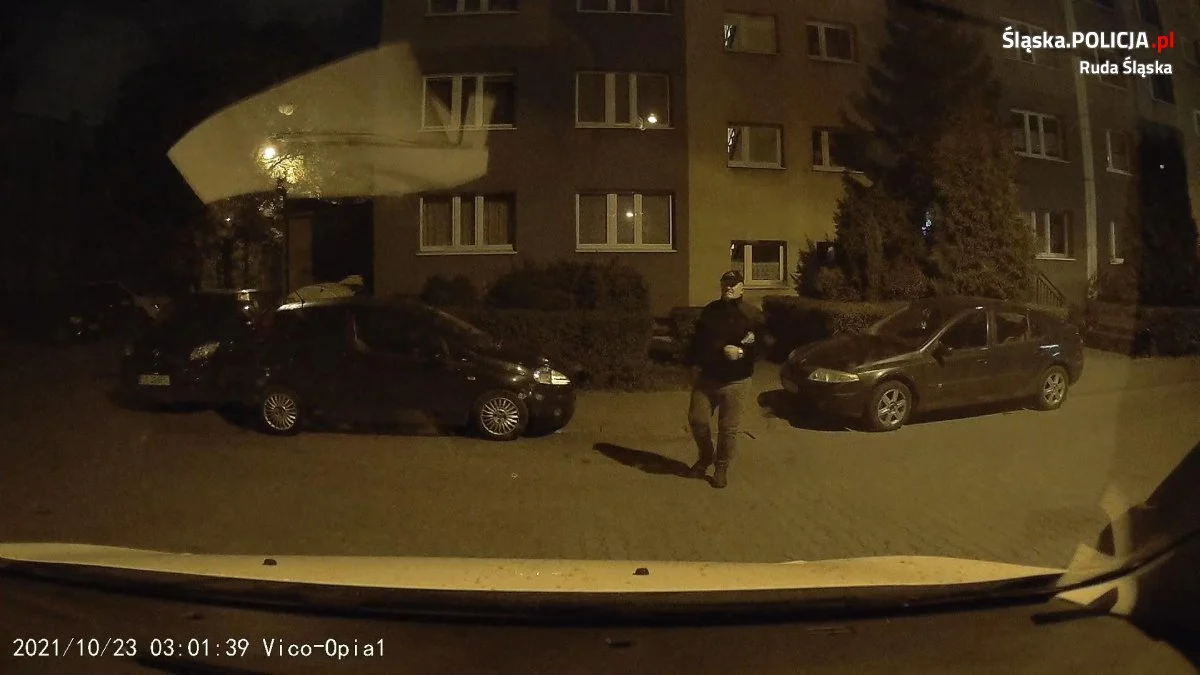 Kradzież kołpaków na Norwida. Rozpoznajesz sprawcę?