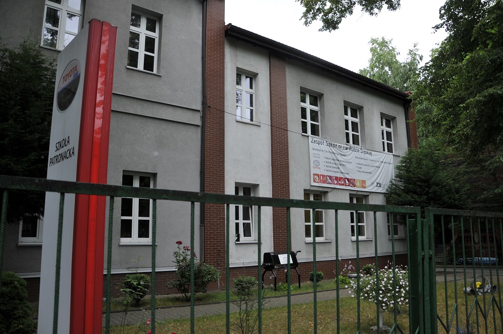 Pożar w Nowym Bytomiu: Spłonęły kontenery na śmieci przy ZS nr 1