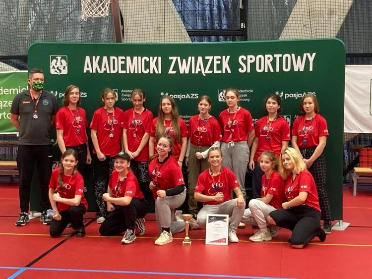 Młode szczypiornistki SPR Grunwald wywalczyły srebro na ogólnopolskim turnieju