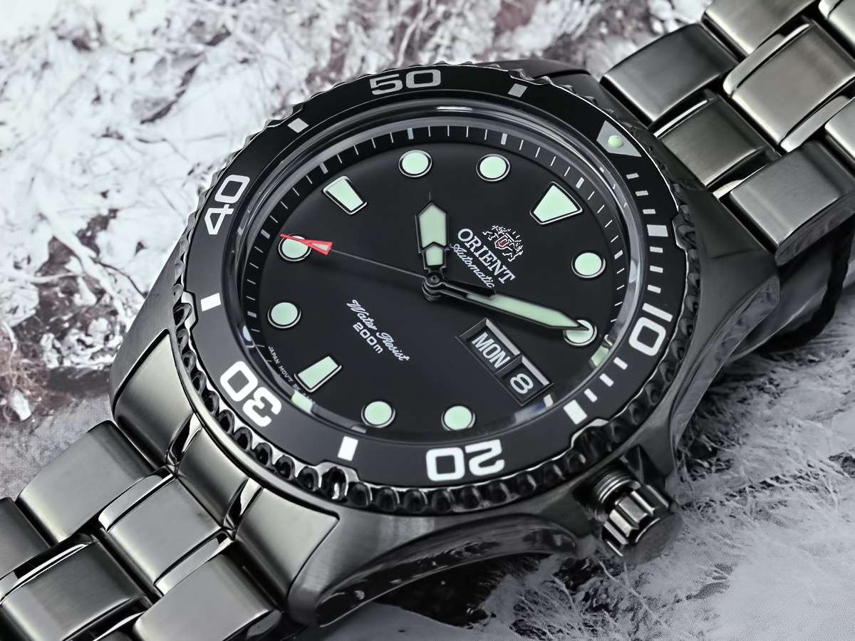 Stylowy dodatek to prezent, który nie może się nie udać. Czym się kierować przed zakupem?