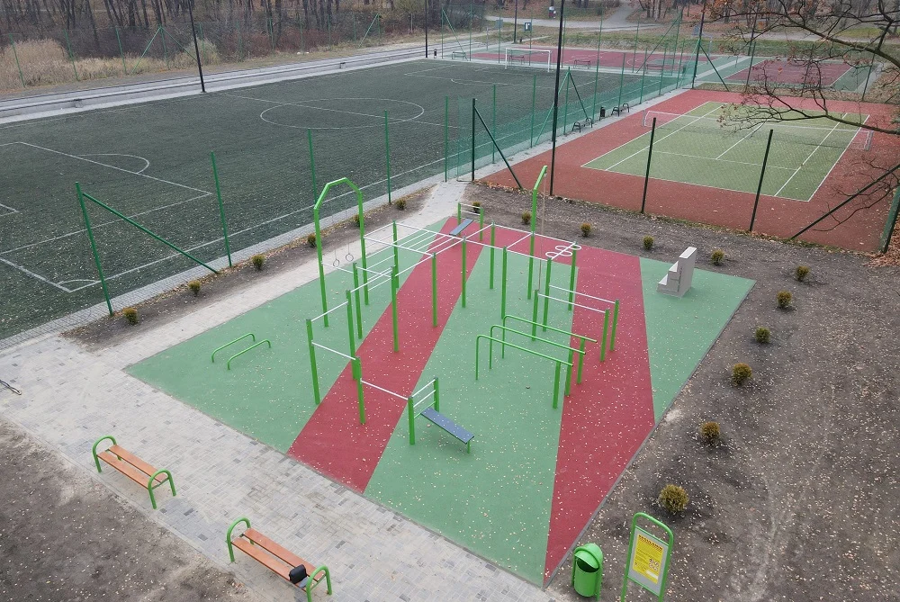 Rekreacyjno-sportowa oferta parku Strzelnica wzbogaciła się o strefę street workout