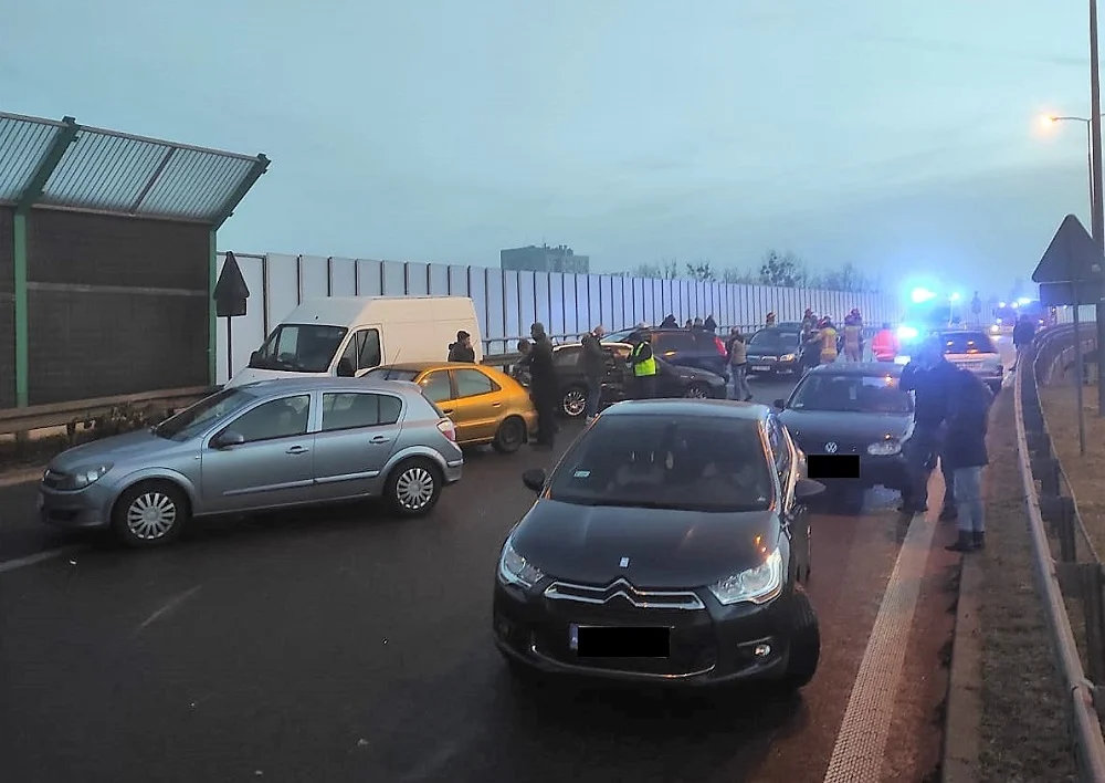 Zabrze: W niedzielę na DTŚ doszło do serii kolizji! Droga przez jakiś czas była zablokowana