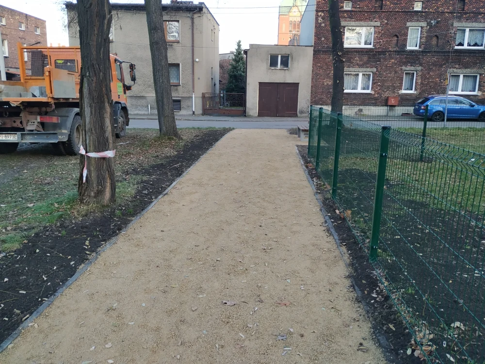 Trwa modernizacja parku w Brzezinach Śląskich