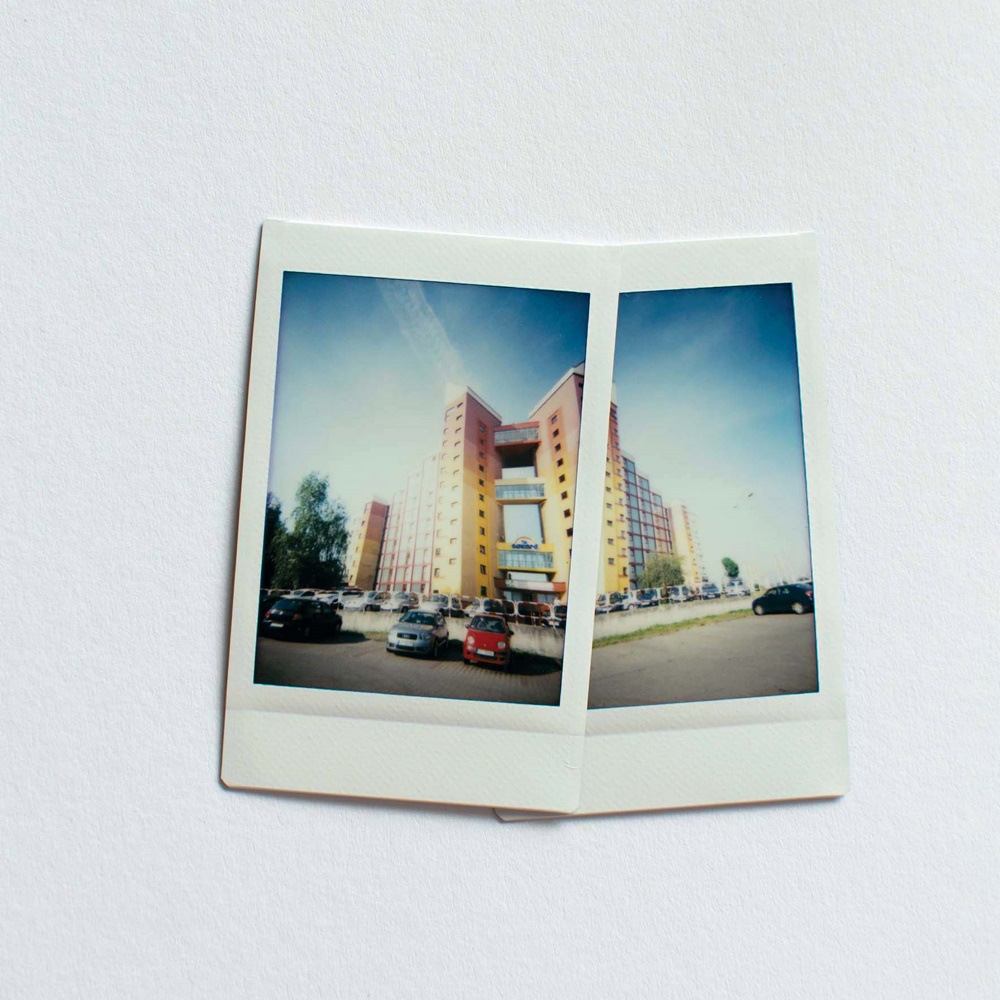 NaTYCHmiastowo - wystawa fotografii natychmiastowej Marty Nowakowicz-Jankowiak