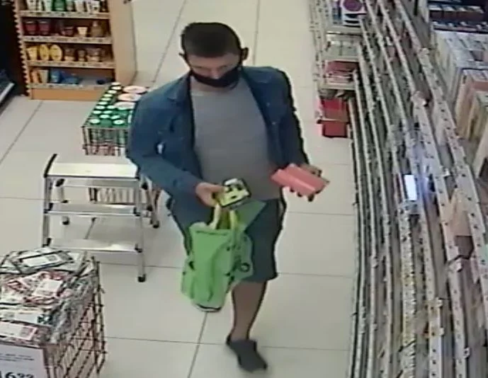 Wiesz coś o kradzieży lub rozpoznajesz mężczyznę ze zdjęć? Powiadom Policję