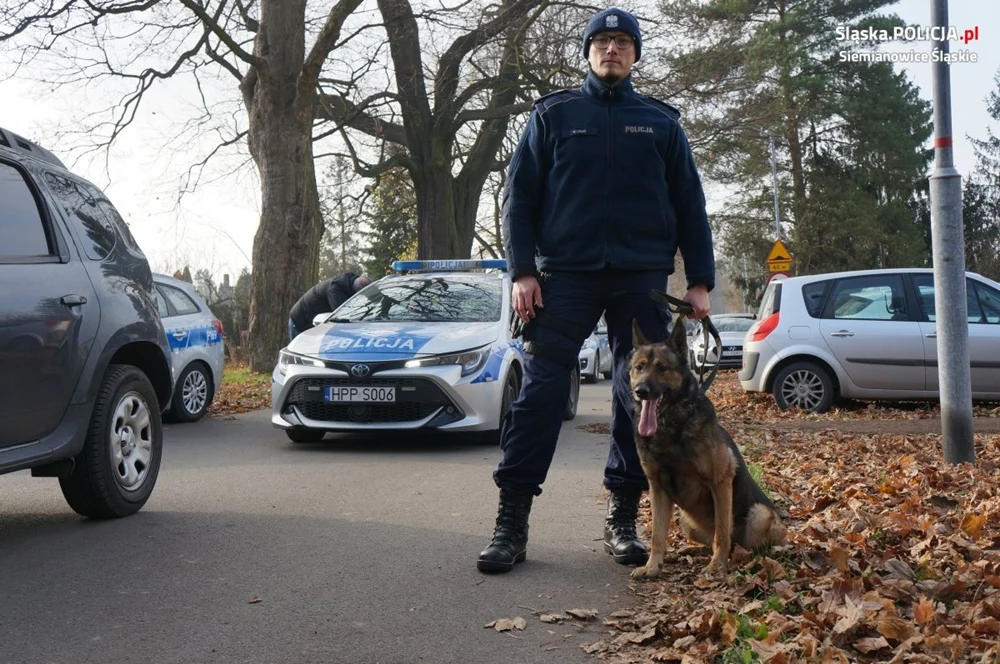 Pościg za sprawcami uprowadzenia zakładnika - ćwiczenia policjantów