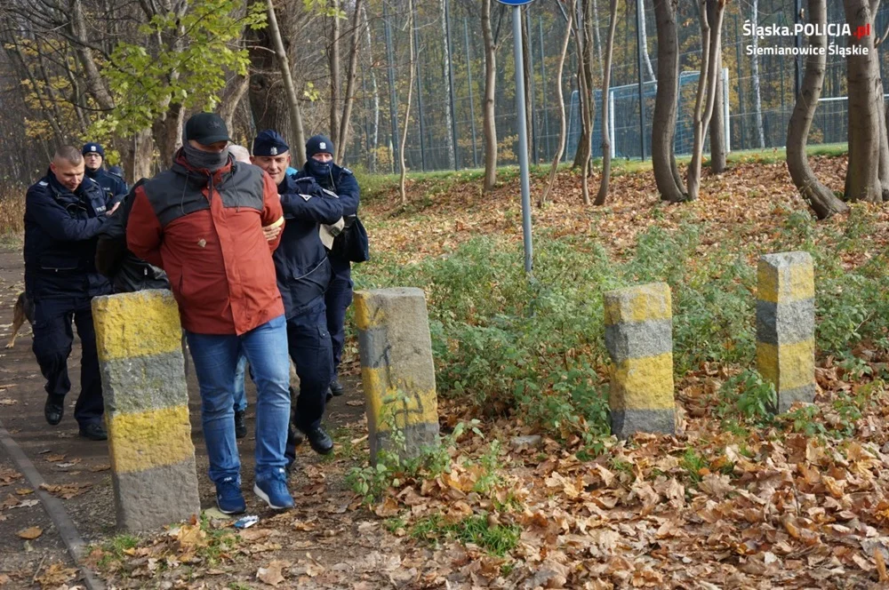 Pościg za sprawcami uprowadzenia zakładnika - ćwiczenia policjantów