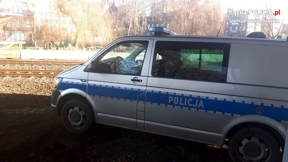 Z blisko 3 promilami leżał na torowisku. Stracił stopę