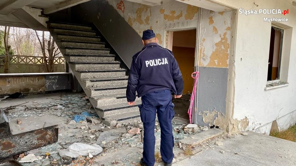 Dzielnicowi z Mysłowic pomagają bezdomnym