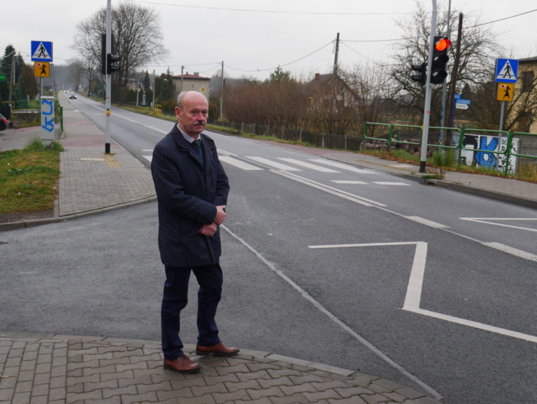 Ulica Żorska z nowym chodnikiem i sygnalizacją / fot. Starostwo Powiatowe w Mikołowie 6